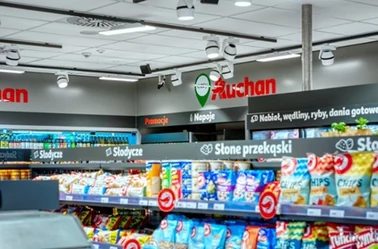 Wnętrze sklepu Auchan.