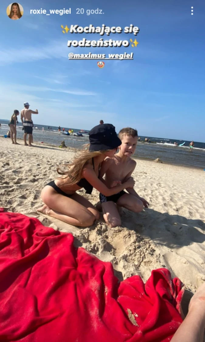 Roksana Węgiel https://www.instagram.com/roxie_wegiel/