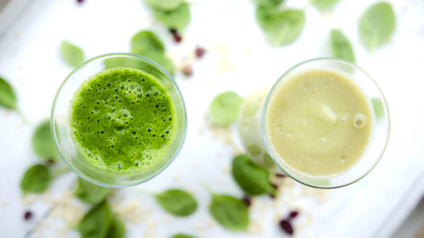Zielone smoothie w dwóch odsłonach Zielone smoothie w dwóch odsłonach