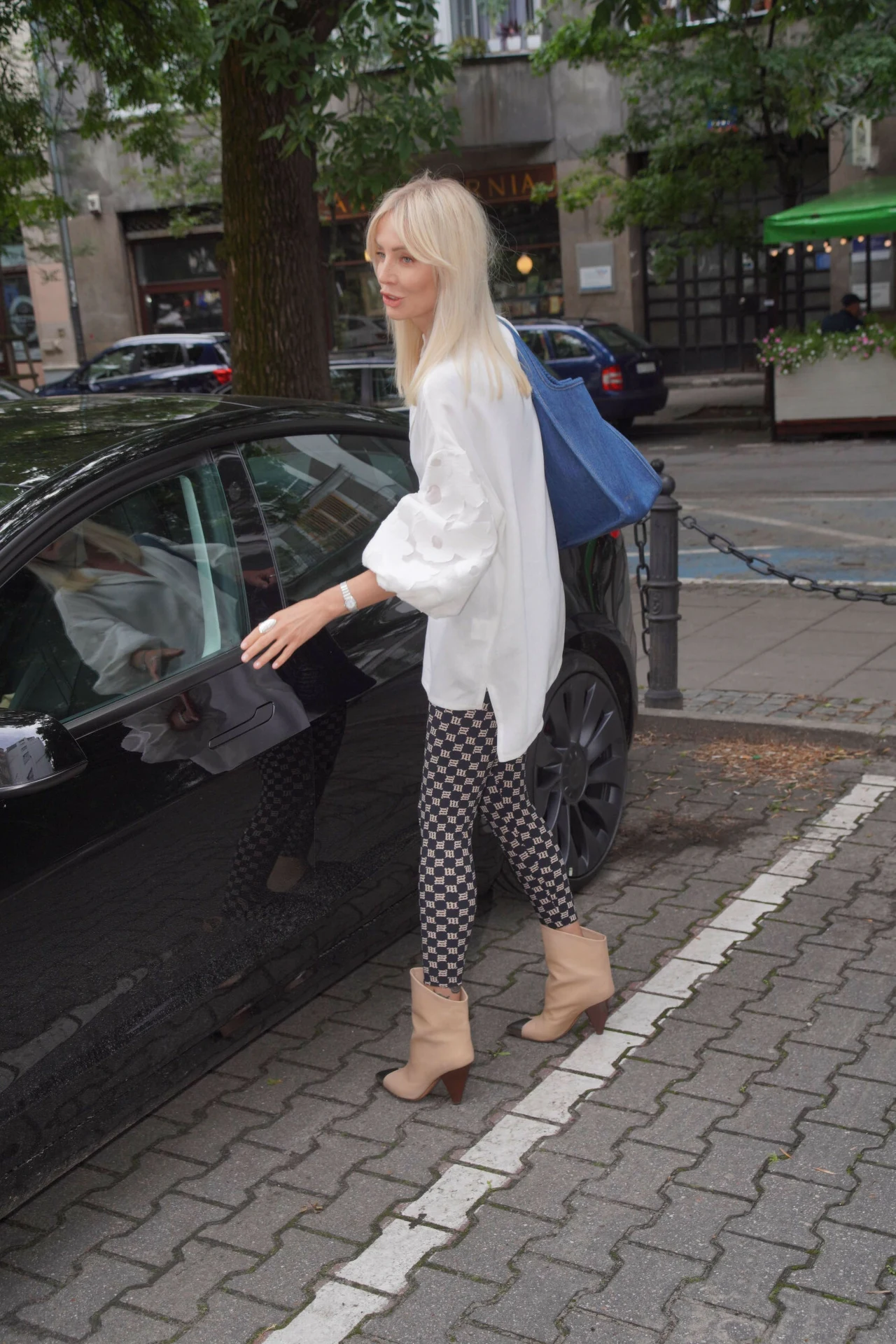 Auto Agnieszki Woźniak-Starak nie należy do tanich modeli Auto Agnieszki Woźniak-Starak nie należy do tanich modeli