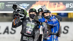 Tai Woffinen, Jason Doyle, Bartosz Zmarzlik na podium GP Czech