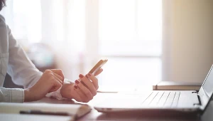 Pracodawca musi wypłacić 66 tys. euro odszkodowania recepcjonistce