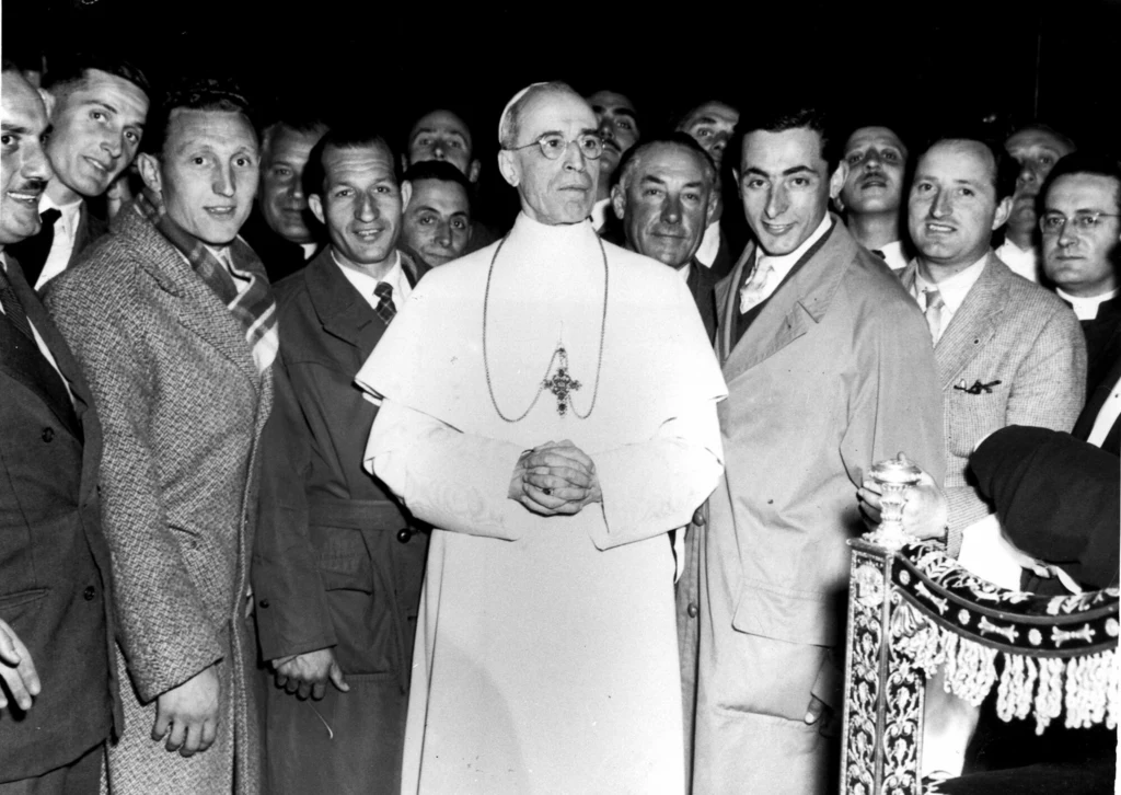 Papież Pius XII próbował egzorcyzmów na odległość