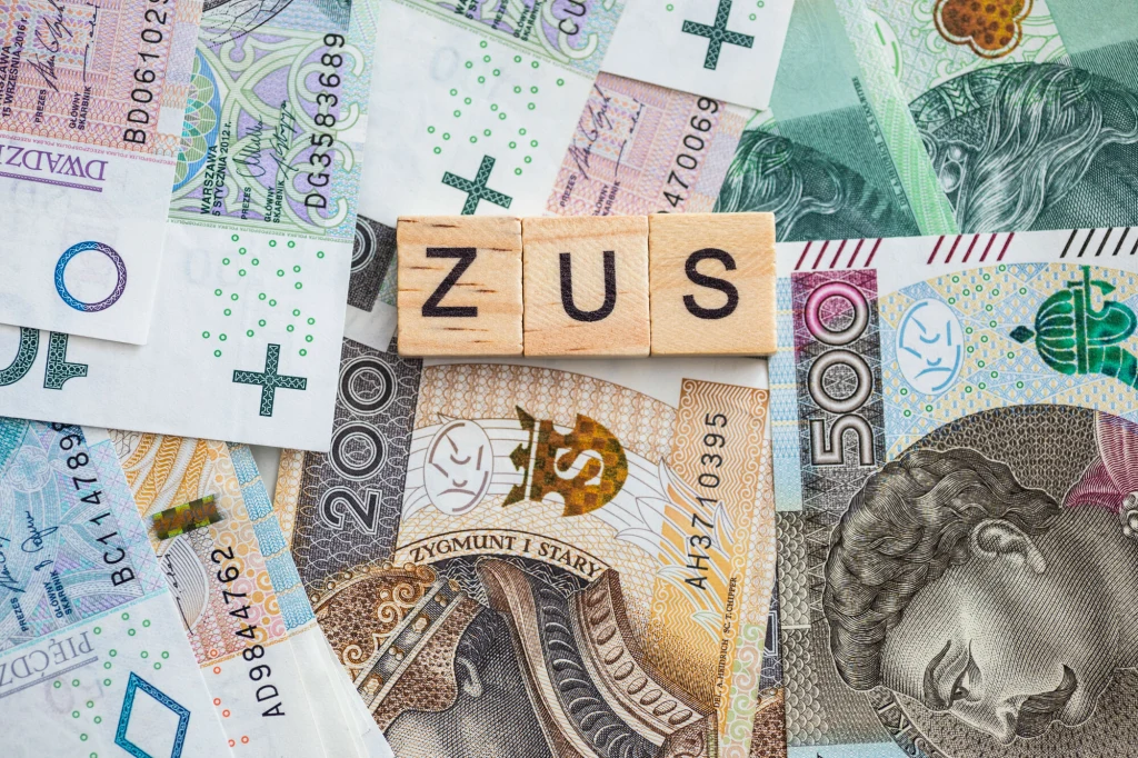 Na pomoc w postaci zwolnienia z opłacania składek oraz świadczenia postojowego mogą liczyć m.in. prowadzący sklepiki szkolne