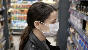 Choć na "ostry" kurs względem osób niezaszczepionych nie zanosi się w Polsce, to zarazem nie można go w pełni wykluczyć