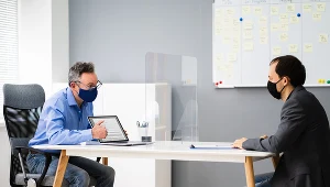 Rynek pracy w Polsce wyraźnie przybiera na sile