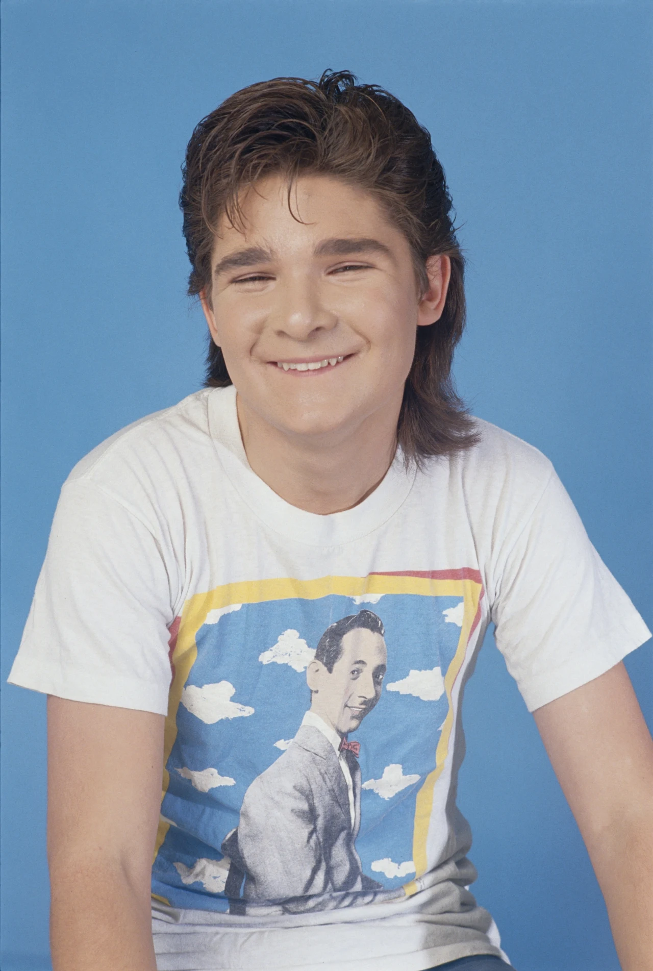 Wszyscy pamiętamy Feldmana z ról wyszczekanych dzieciaków w kinie lat 80. - grał między innymi w efektownym horrorze komediowym "Gremliny" Joe Dantego, kultowej młodzieżowej przygodzie "Goonies" Richarda Donnera, dramacie "Stań przy mnie" Roba Reinera czy wampirycznych "Straconych chłopcach" Joela Schumachera.