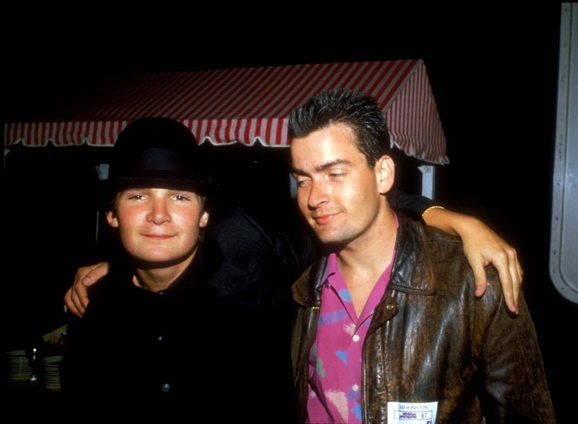 W 2020 roku Feldman wyprodukował film dokumentalny "(My) Truth: The Rape of Two Coreys".  Aktor zaprezentował w nim listę osób, które według niego molestowały w przeszłości jego oraz jego najbliższego przyjaciela - Coreya Haima. Jedną z nich miał być Charlie Sheen. 

Feldman twierdzi, że Corey Haim zwierzył mu się, że Sheen zgwałcił go na planie filmu "Lucas" z 1986 roku. Haim zmarł przedwcześnie w wieku 38 lat w 2010 roku.