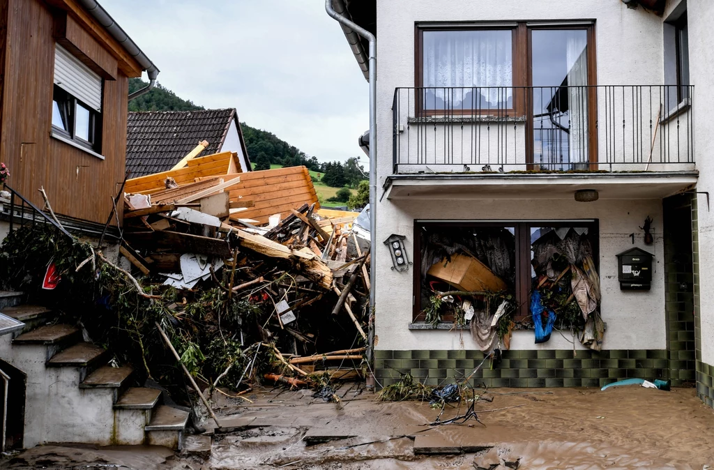 W powodzi w Niemczech zginęły co najmniej 42 osoby W powodzi w Niemczech zginęły co najmniej 42 osoby