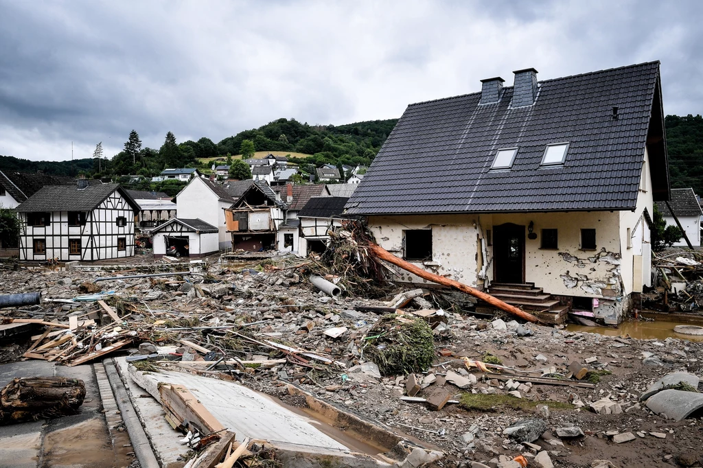 W powodzi w Niemczech zginęły co najmniej 42 osoby W powodzi w Niemczech zginęły co najmniej 42 osoby