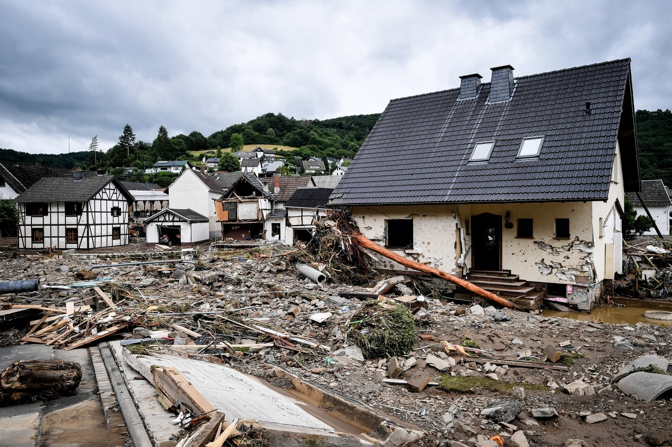 W powodzi w Niemczech zginęły co najmniej 42 osoby