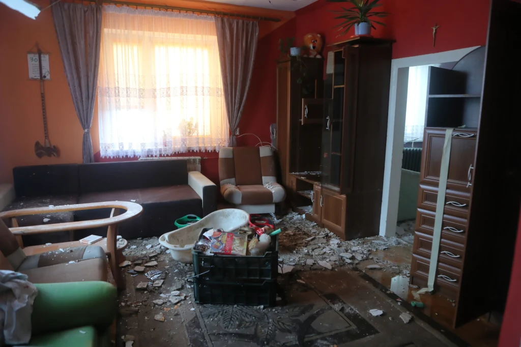 W całym kraju od wczoraj strażacy interweniowali ponad 5 tys. razy, z czego ponad 2,7 tys. w województwie łódzkim. 