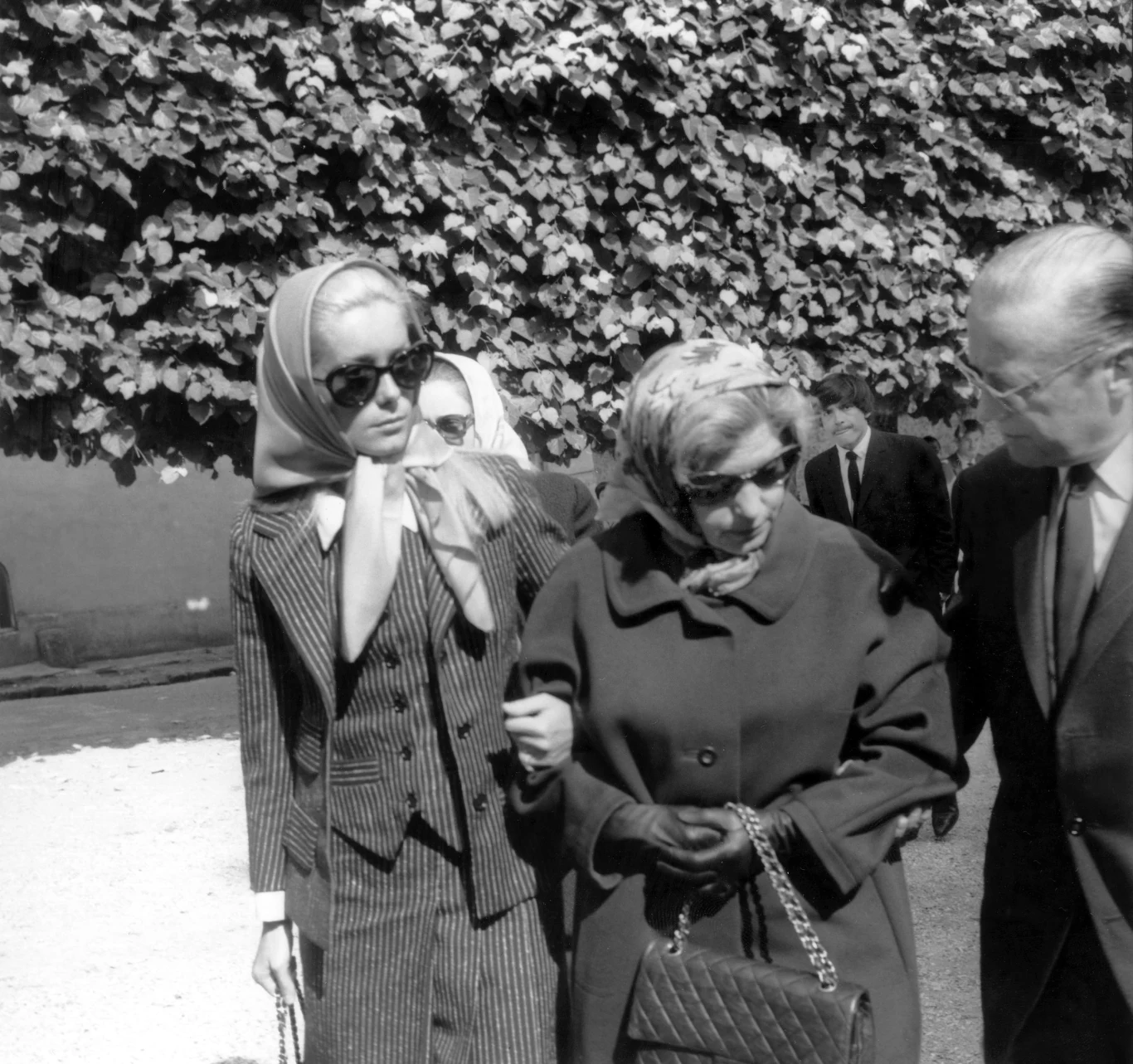 Catherine Deneuve z matką w 1967 roku Catherine Deneuve z matką w 1967 roku