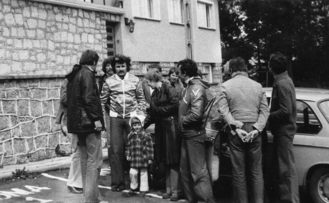 Krzysztof Krawczyk w Szklarskiej Porębie ze szwagrem Markiem Adamusem i zespołem Alex Band Krzysztof Krawczyk w Szklarskiej Porębie ze szwagrem Markiem Adamusem i zespołem Alex Band