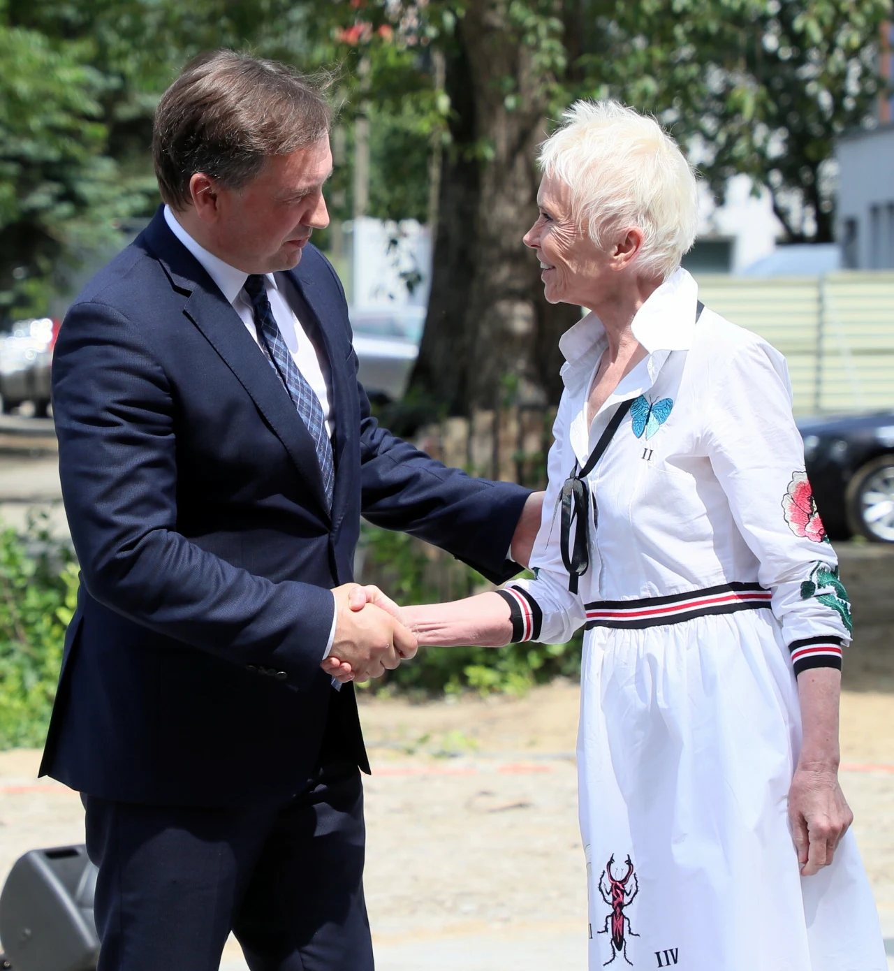 Ewa Błaszczyk na uroczystości wmurowaniu aktu erekcyjnego kliniki "Budzik" Ewa Błaszczyk na uroczystości wmurowaniu aktu erekcyjnego kliniki "Budzik"