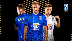 Koszulki Lecha Poznań z logo STS na sezon 2021/2022 (lechpoznan.pl)