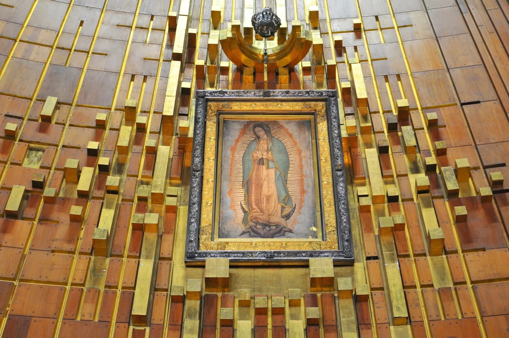 Obraz Matka Bożej z Guadalupe można zobaczyć w świątyni wybudowanej na miejscu objawień