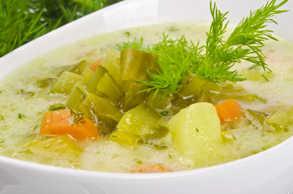 Zupa ogórkowa to częsty gość na polskich stołach