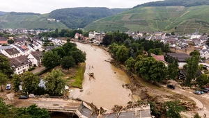 Zniszczony most w Bad Neuenahr-Ahrweiler