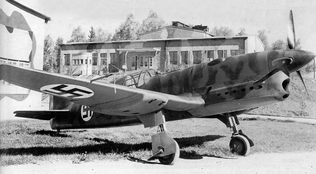 Produkcję maszyn mogło uratować pismo, które otrzymał francuski attaché w Helsinkach 28 grudnia 1939 roku. Finowie prosili, aby dostarczyć im nowoczesne samoloty, które mogłyby pomóc powstrzymać inwazję sowietów.