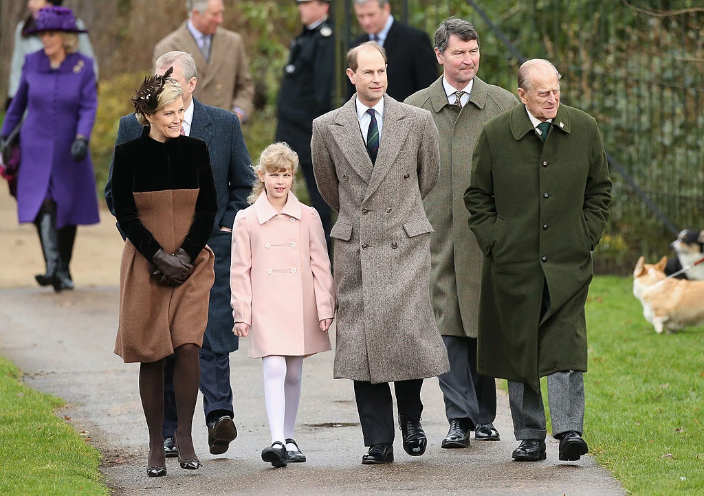 Lady Ludwika Windsor z rodzicami i księciem Filipem