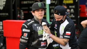 Mistrz świata starł się z kibicem! Komiczne sceny po meczu