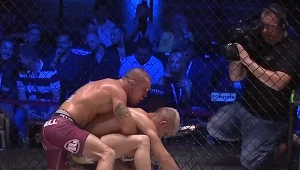 Paweł Polityło (na górze) przegrał z Bruno Augusto dos Santosem