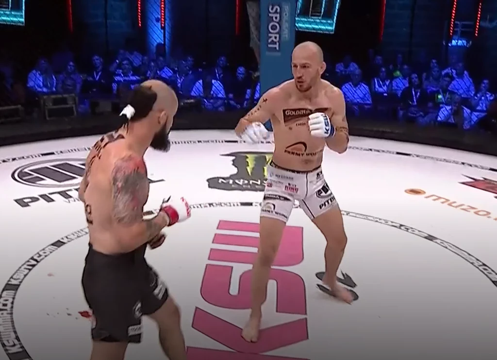 Łukasz Rajewski (z prawej) pokonał Artura Sowińskiego Łukasz Rajewski (z prawej) pokonał Artura Sowińskiego