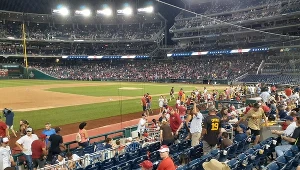 Mecz między drużynami Washington Nationals a San Diego Padres został zawieszony i odłożony na inny dzień, a widzowie ewakuowani ze stadionu