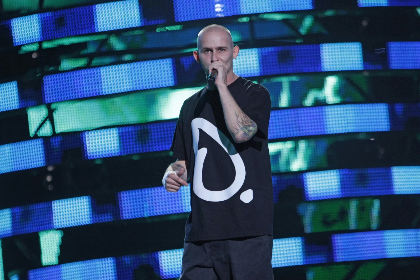 Eldo karierę rozpoczął w 1997 roku Eldo karierę rozpoczął w 1997 roku