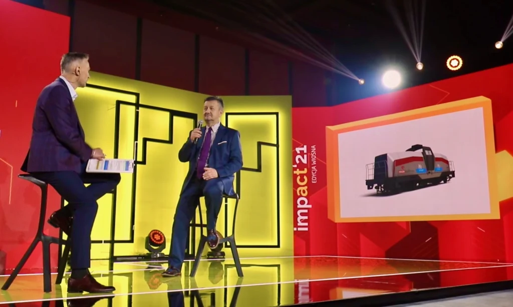 W tej chwili w bydgoskiej fabryce PESA trwa produkcja kolejnych tramwajów dla Kijowa, Śląska, Torunia i rumuńskiego Iasi. Dostawy pojazdów dla tego ostatniego miasta rozpoczną się w najbliższym czasie. Koszyce, drugie co do wielkości miasto Słowacji, ma 250 tysięcy mieszkańców. w tej chwili na miejskich liniach eksploatowanych jest około 130 tramwajów, wyprodukowanych przez Tatrę i Pragoimex. Rozstrzygnięty właśnie przetarg to największy od lat program wymiany taboru w mieście. PESA będzie miała 22 miesiące od daty podpisania umowy na dostawę pierwszego nowego tramwaju, a 10 sztuk powinno trafić do Koszyc w II połowie 2023 roku. W tej chwili w bydgoskiej fabryce PESA trwa produkcja kolejnych tramwajów dla Kijowa, Śląska, Torunia i rumuńskiego Iasi. Dostawy pojazdów dla tego ostatniego miasta rozpoczną się w najbliższym czasie. Koszyce, drugie co do wielkości miasto Słowacji, ma 250 tysięcy mieszkańców. w tej chwili na miejskich liniach eksploatowanych jest około 130 tramwajów, wyprodukowanych przez Tatrę i Pragoimex. Rozstrzygnięty właśnie przetarg to największy od lat program wymiany taboru w mieście. PESA będzie miała 22 miesiące od daty podpisania umowy na dostawę pierwszego nowego tramwaju, a 10 sztuk powinno trafić do Koszyc w II połowie 2023 roku.