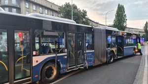 Tramwaj przeorał autobus. Groźna kraksa w Krakowie