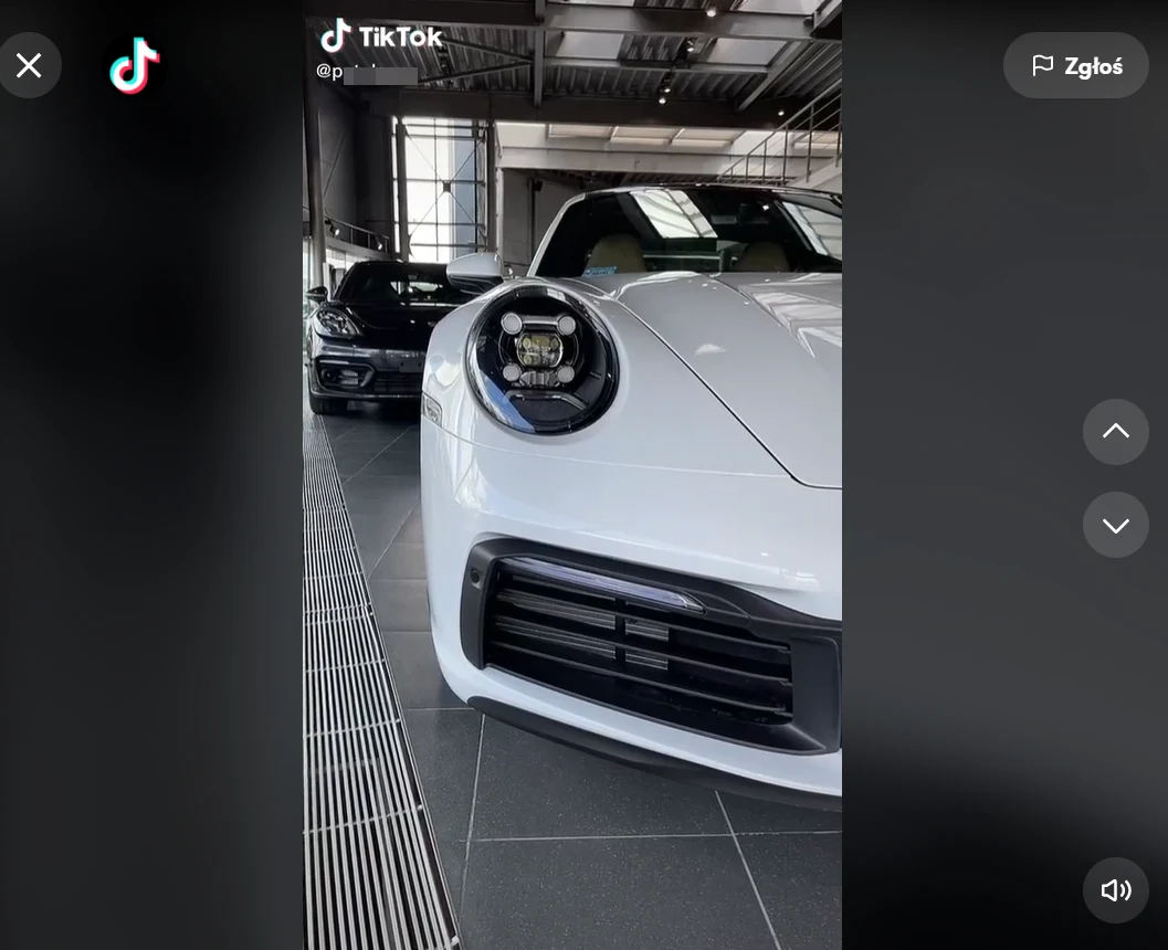 Gwiazdor internetu lubi luksusowe auta i szybką jazdę Gwiazdor internetu lubi luksusowe auta i szybką jazdę