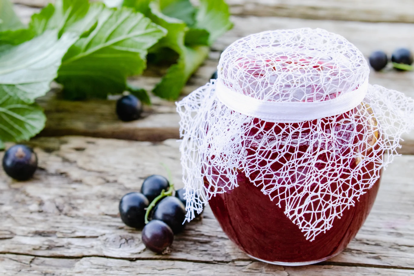 Dżem z czarnej porzeczki jest bardzo prosty w przygotowaniu