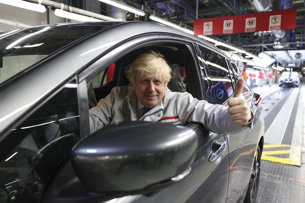 Boris Johnson  wizytował fabrykę w Sunderland. Fot, Nisan