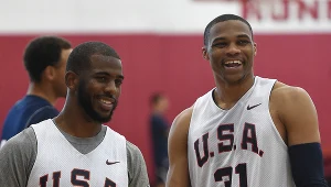 Chris Paul (z lewej) i Russell Westbrook to dwa potencjalne cele transferowe Lakers