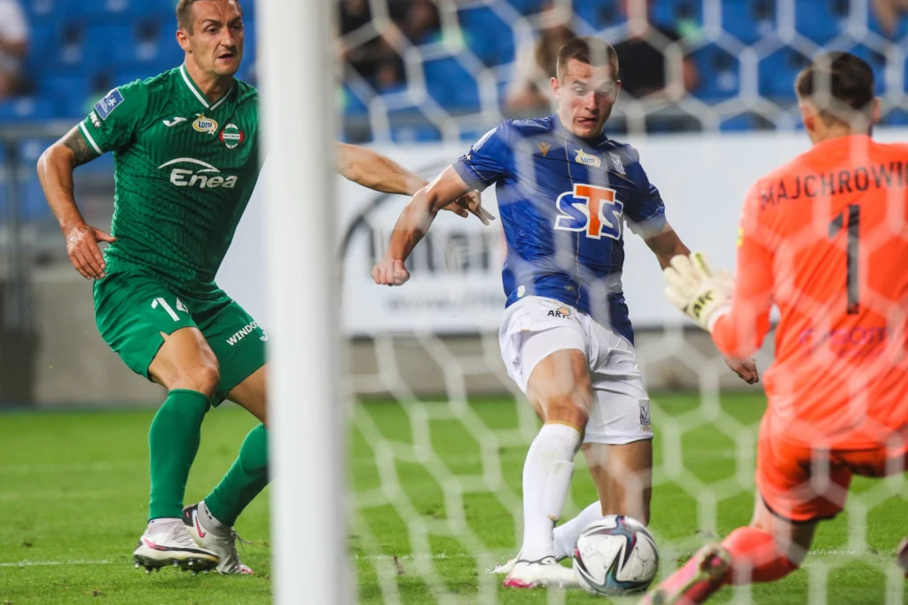 Lech Poznań - Radomiak Radom. Naciera Jakub Kamiński Lech Poznań - Radomiak Radom. Naciera Jakub Kamiński