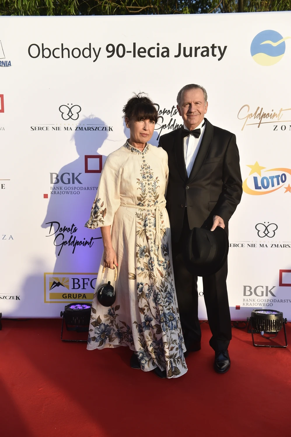 Para chętnie pozowała razem do zdjęć Para chętnie pozowała razem do zdjęć