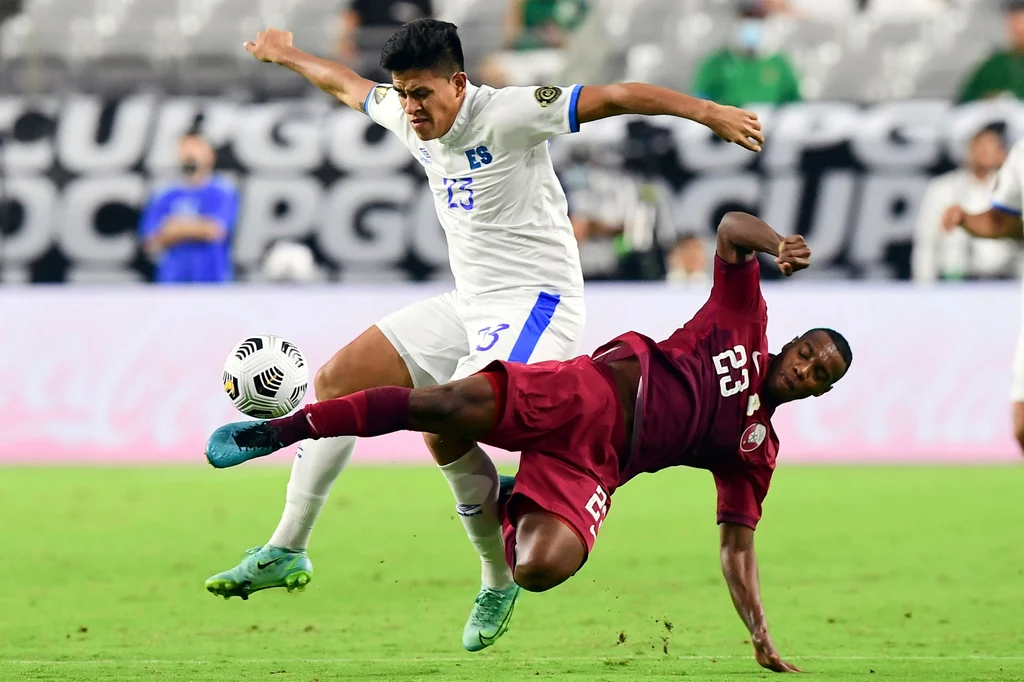 Katar w walce z Salwadorem na Złotym Pucharze CONCACAF Katar w walce z Salwadorem na Złotym Pucharze CONCACAF