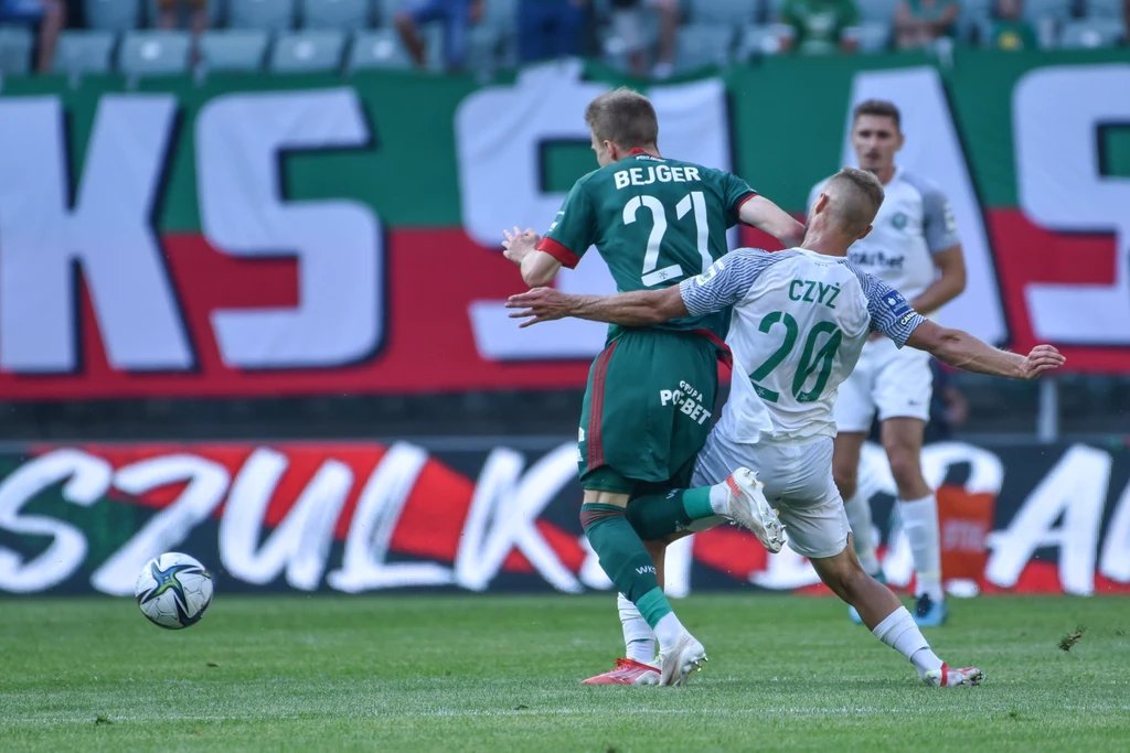 Śląsk Wrocław - Warta Poznań. W akcji Szymon Czyż Śląsk Wrocław - Warta Poznań. W akcji Szymon Czyż