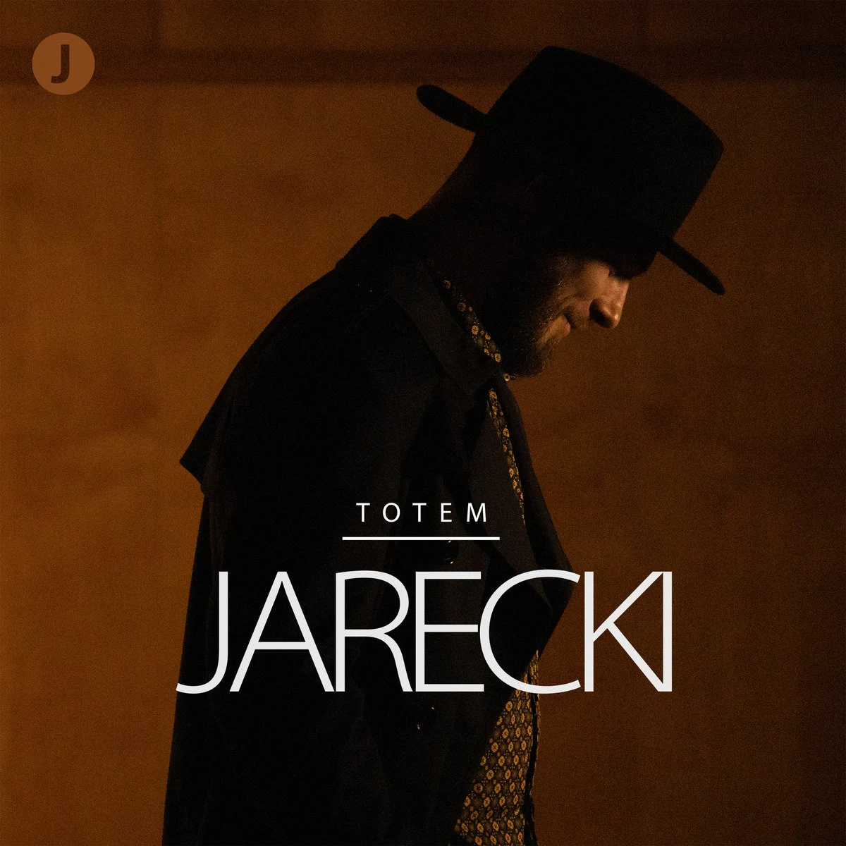 Jarecki na okładce "Totem" Jarecki na okładce "Totem"