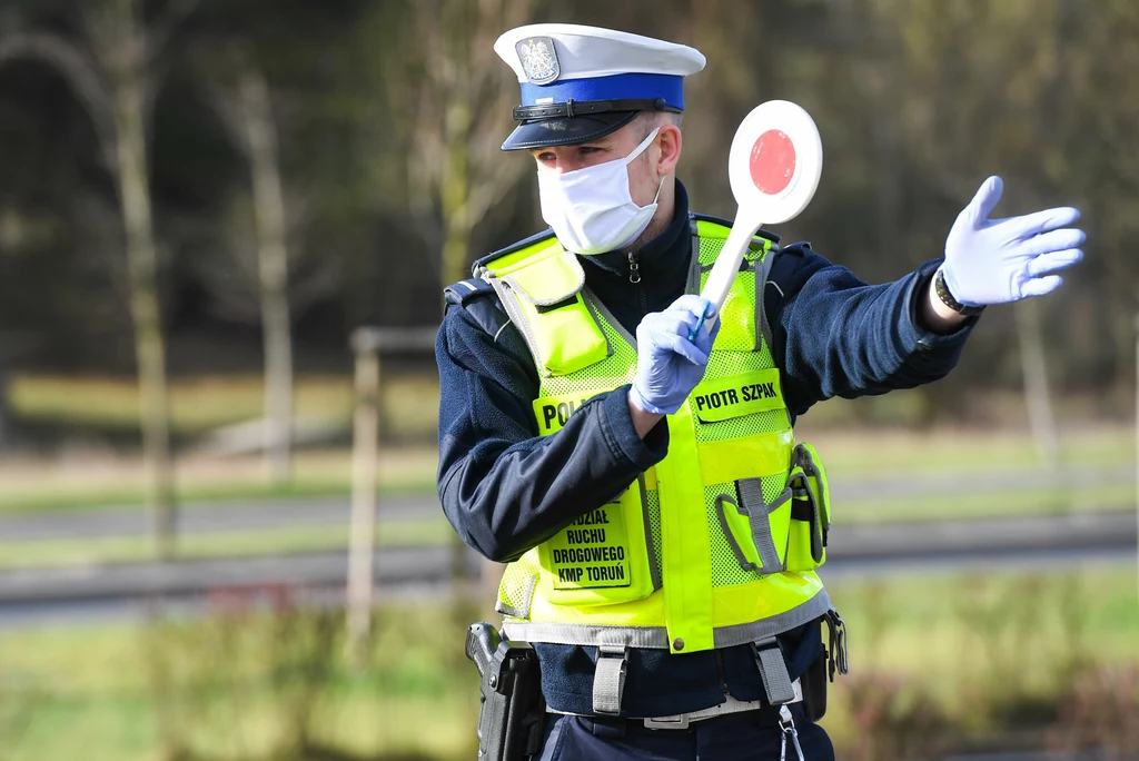 Policjanci tygodniowo zatrzymują kilkuset pijanych kierowców