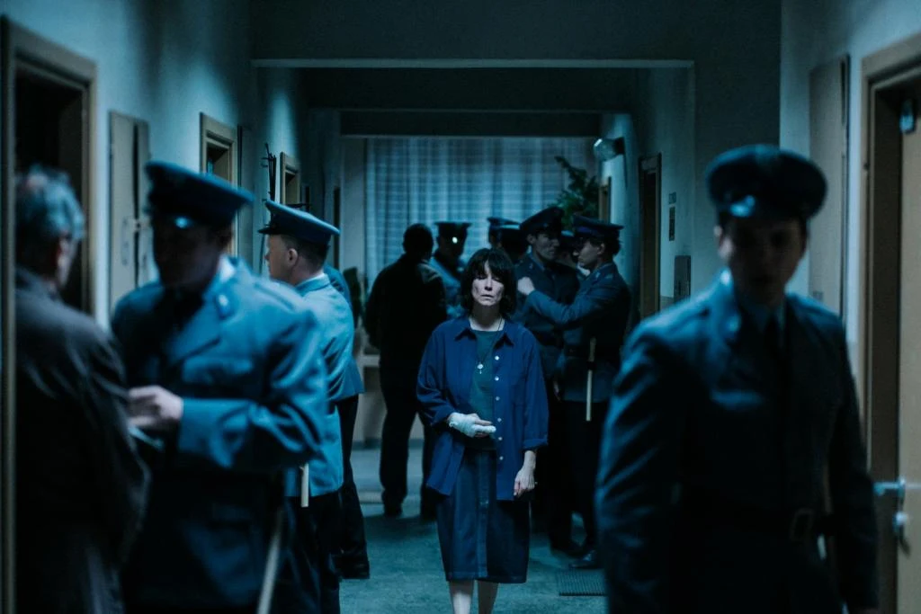 Sandra Korzeniak w scenie z filmu "Żeby nie było śladów"