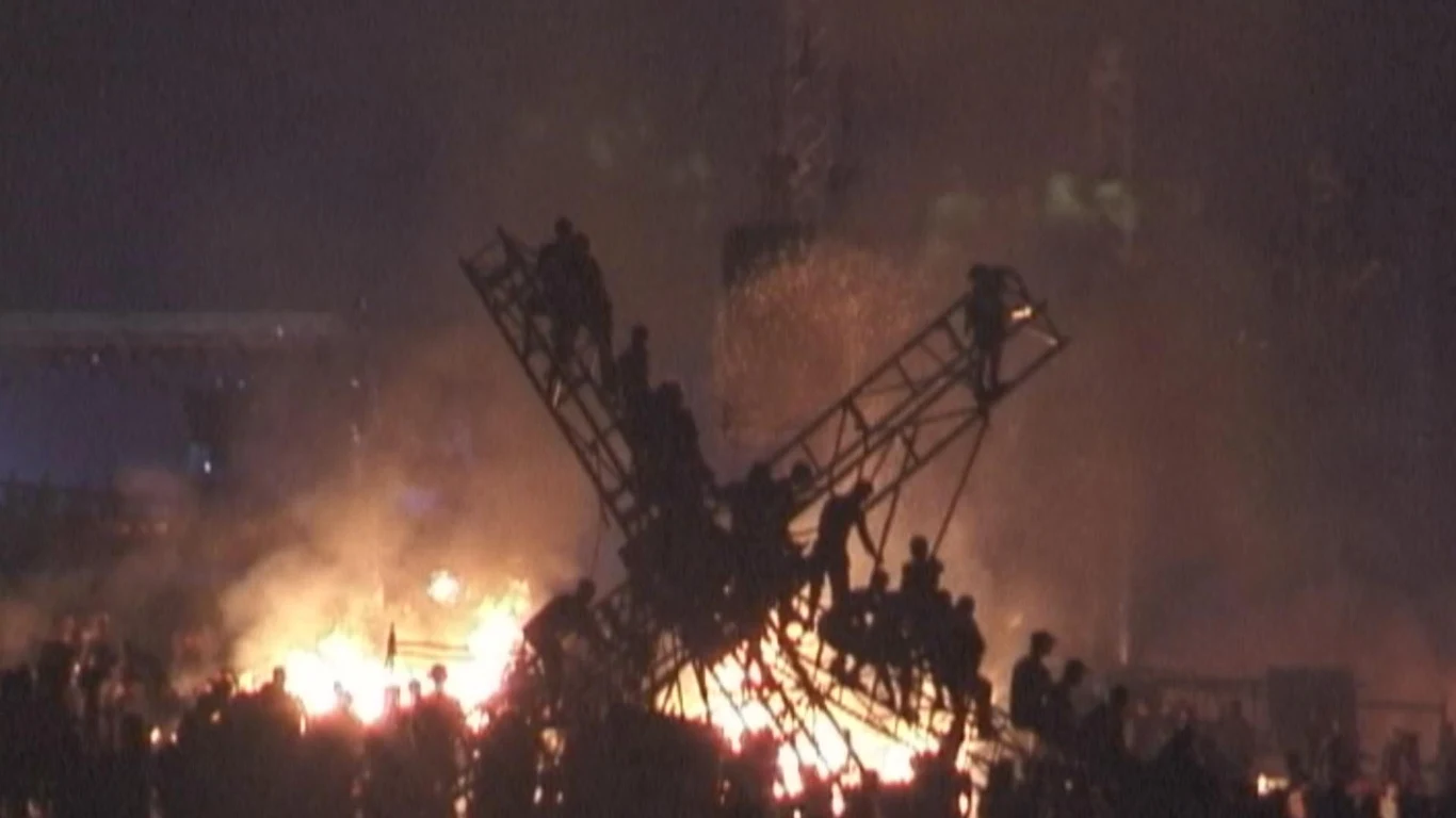 "Music Box. Woodstock ’99: Pokój, miłość i agresja": Od celebracji muzyki do chaosu "Music Box. Woodstock ’99: Pokój, miłość i agresja": Od celebracji muzyki do chaosu