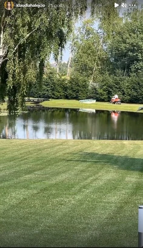 https://www.instagram.com/klaudiahalejcio/?hl=pl https://www.instagram.com/klaudiahalejcio/?hl=pl