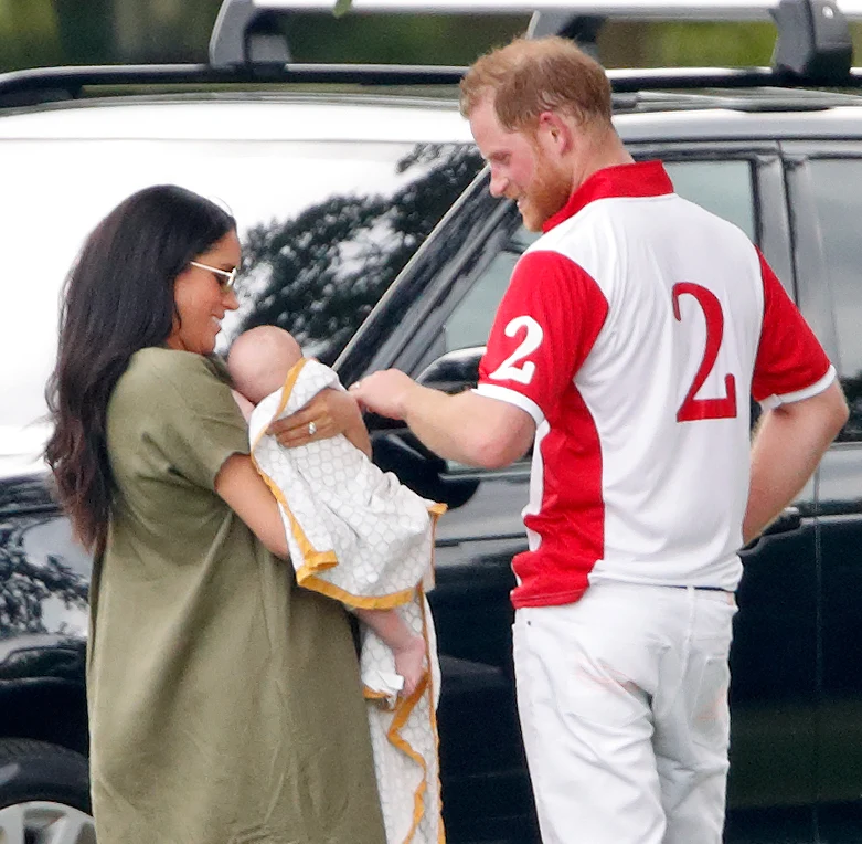 Meghan Markle i Harry kochają swoje dzieci ponad wszystko i chcą dla nich pewnej i bezpiecznej przyszłości 