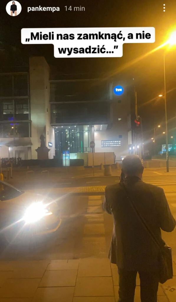 Michał Kempa relacjonował nocne wydarzenia pod TVN/instagram.com/pankempa/ Michał Kempa relacjonował nocne wydarzenia pod TVN/instagram.com/pankempa/