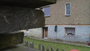 W piwnicy domu w Kamieńcu Ząbkowickim znaleziono zwłoki w walizce