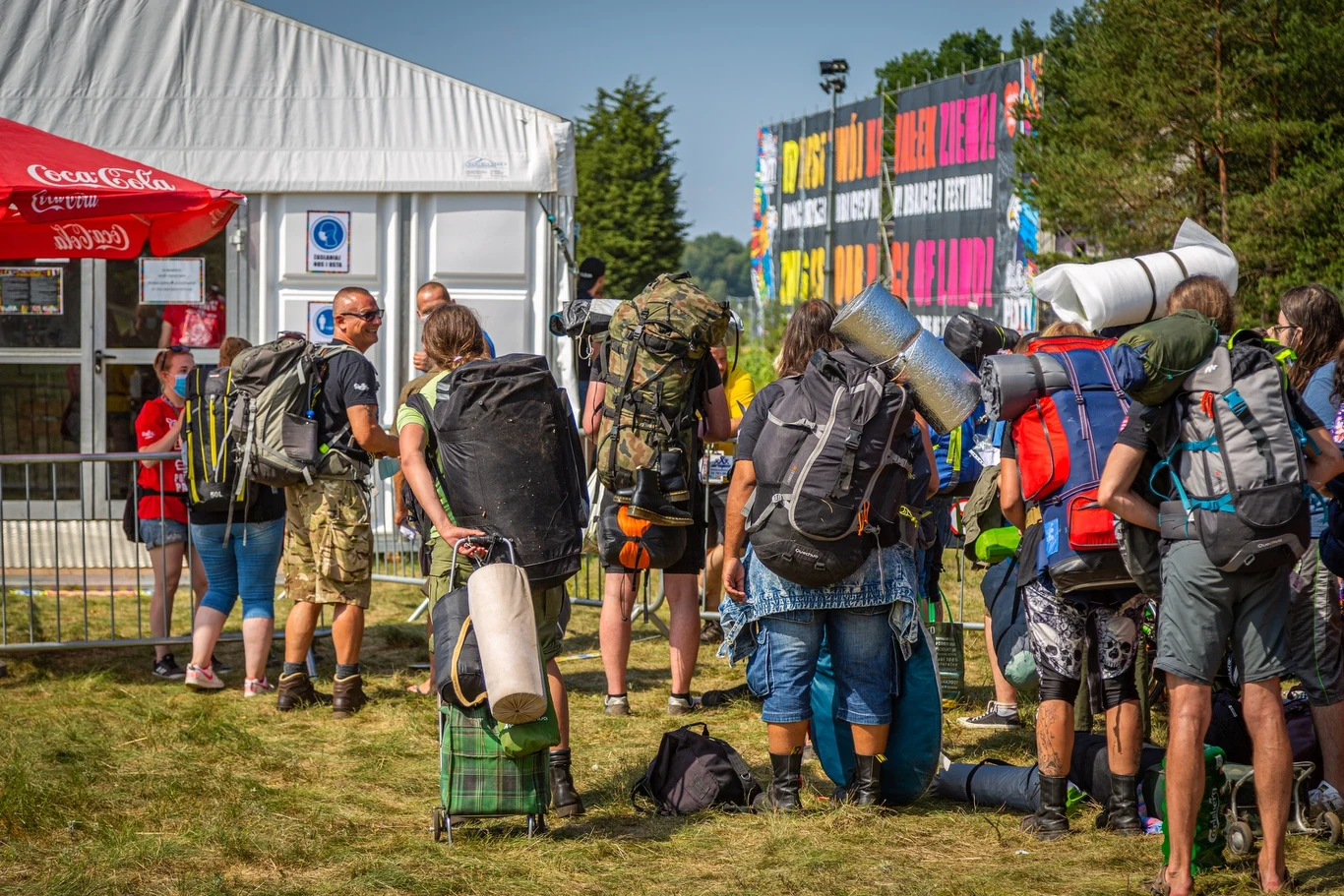 Na festiwalu zagrają Dubioza Kolektiv (Bośnia i Hercegowina), Jahcoustix (Niemcy), Igorrr (Francja), Morgane Ji, Slift (Francja) i polskie gwiazdy: Dżem (legenda śląskiego bluesa), Pidżama Porno, Raz Dwa Trzy, Kasia Kowalska, Renata Przemyk, Vavamuffin, Łydka Grubasa, Tabu, Hańba!, Łona i Webber & The Pimps, Black River, Bokka, oraz Kapela ze Wsi Warszawa, Kroke, EABS, Trupa Trupa i Tides From Nebula (Nocna Scena ASP). Zaprezentują się również laureaci Eliminacji: Nietrzask, Kosmodrom, WaluśKraksaKryzys, From Today, Cheap Tobacco, No Logo, Decadent Fun Club i Conga Line.