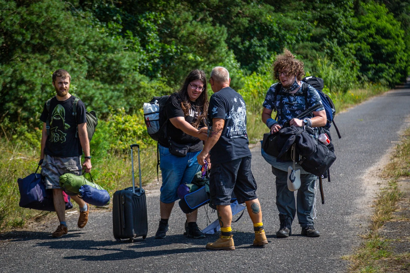 W gronie uczestników znajdzie się zgodnie z rozporządzeniem Rady Ministrów pula osób niezaszczepionych. Każdy z nich, bez względu na to, czy poddał się szczepieniu czy nie, wchodząc na teren festiwalu, będzie miał wykonywany test w kierunku koronawirusa.